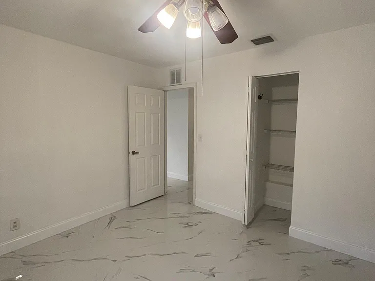 1005 SW 7th Ter — Photo 8