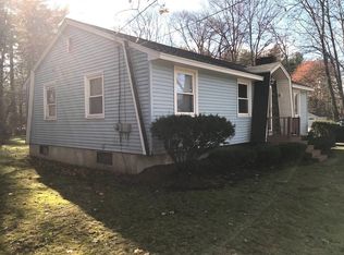61 Charlton St, Oxford, MA 01540