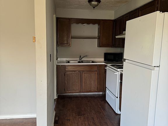 3rd image of 5531 Maccorkle Ave SW