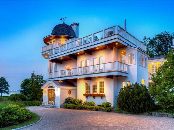 2 Harbor View Dr, Newport, RI 02840