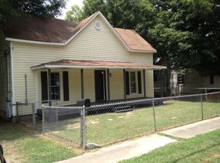 309 N College St, Dallas, NC 28034