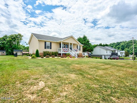 3rd image of 130 Kanes Ct