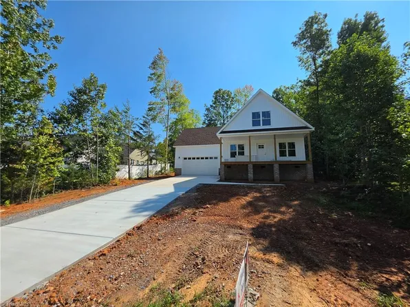 1320 Robins Nest, Asheboro, NC 27203