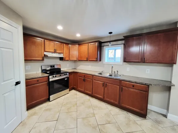 116 Center St #1, Pittston, PA 18640