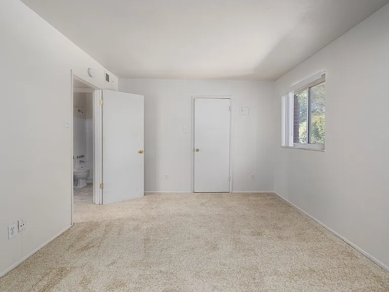 9805 Lilac Dr — Photo 5