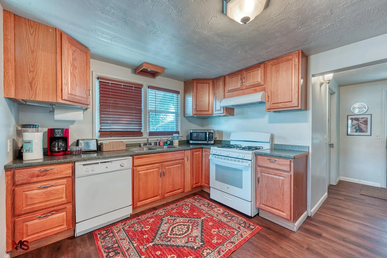 2 bed, 800 sqft, $850 — Photo 1