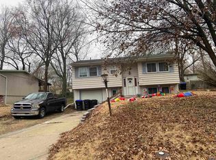 3327 SW Oakley Ave, Topeka, KS 66614