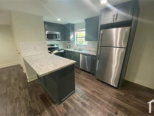 Studio, 500 sqft, $900 — Photo 2