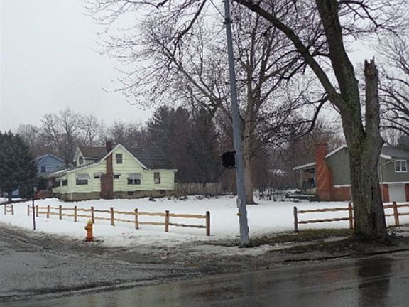 3rd image of 3203 Glenwood Ave