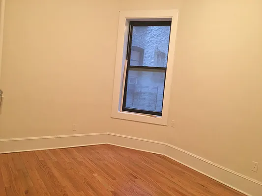 Rented by Metropolitan Equities | media 21