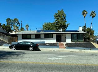 20327 Oxnard St, Woodland Hills, CA 91367