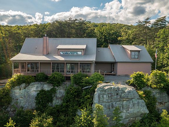 3rd image of 109 Windridge Dr