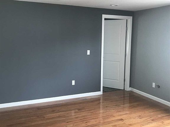 3rd image of 242 Garfield Ave