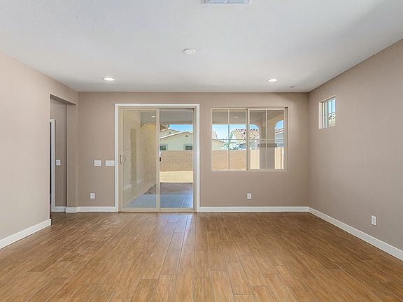 3rd image of 16789 W Poinsettia Dr