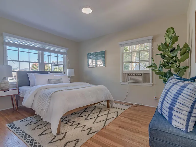 14858 1/4 Dickens St — Photo 19