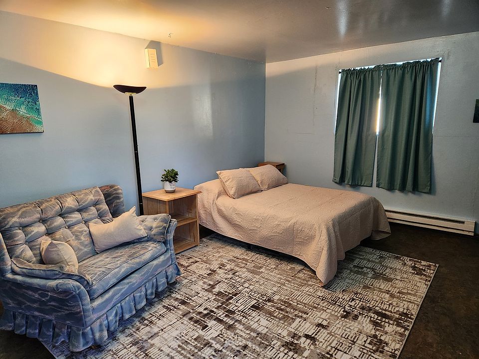 2nd image of 503 3rd St #C