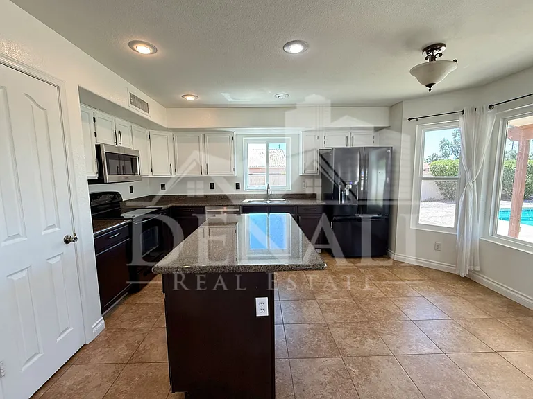 1249 W Kelly Ln — Photo 10
