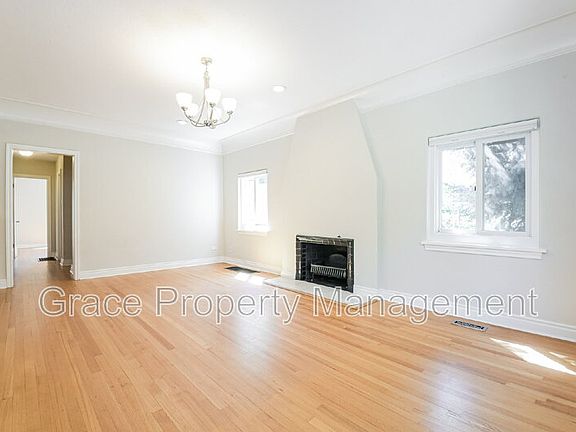 2nd image of 1410 N Glencoe St