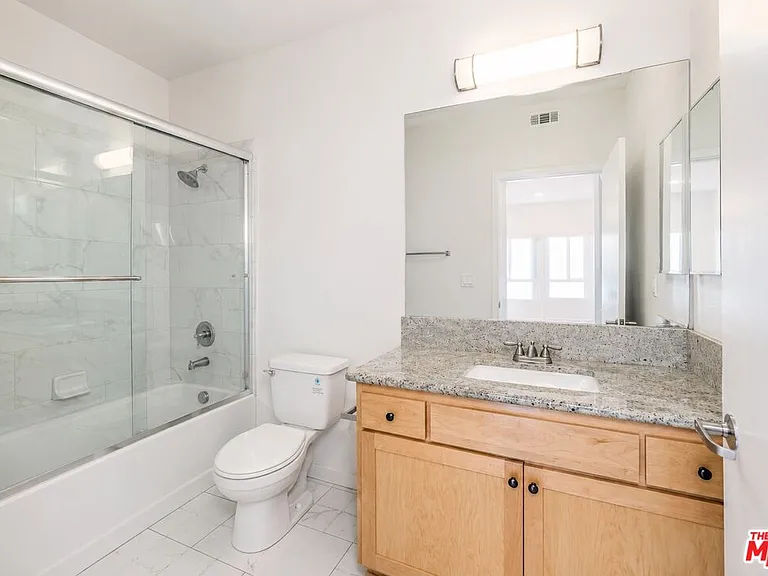 12132 Hart St #301 — Photo 12