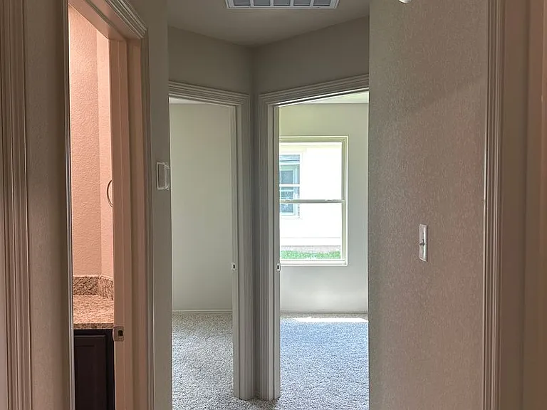 1638 Lucky St — Photo 17