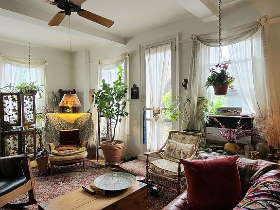 5th image of 139 W 82nd St Penthouse A
