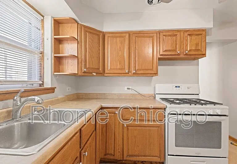 1816 Monroe St #1 — Photo 9