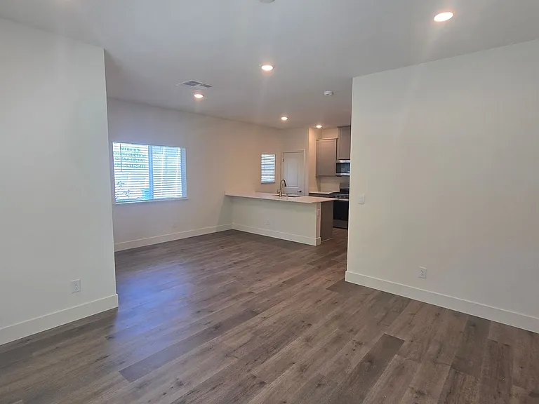 5854 Altitude St — Photo 7