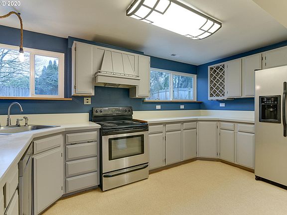 2nd image of 5116 SE Mason Ln