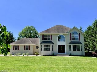4 Clydesdale Ridge Rd, Sussex, NJ 07461