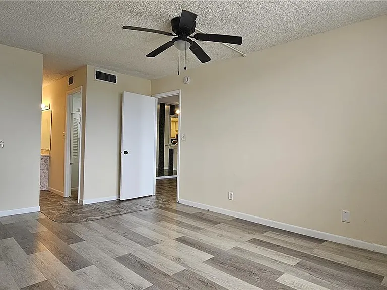 403 NW 68th Ave #309 — Photo 12