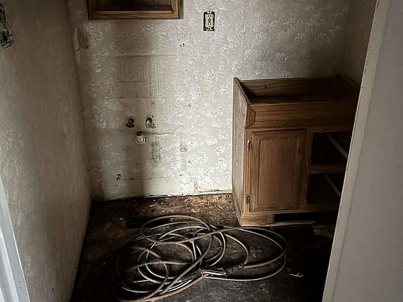 4th image of 1659 Hawthorne Ave