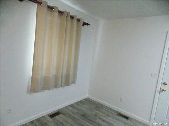 4th image of 517 Foster Avenue