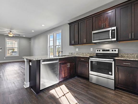 5th image of 3855 Academy Dr #301