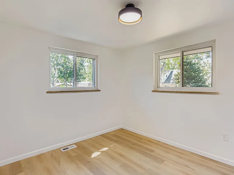 301 S Newland St — Photo 9