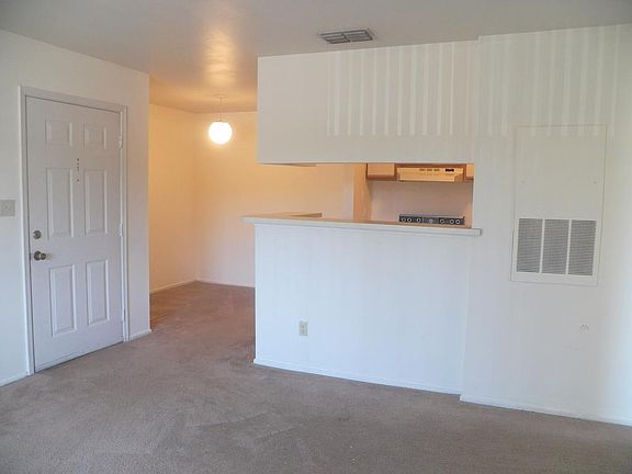4th image of 1400 Gandy Blvd N Unit 606