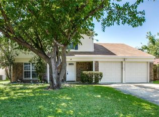 1704 Briarpath Ln, Arlington, TX 76018