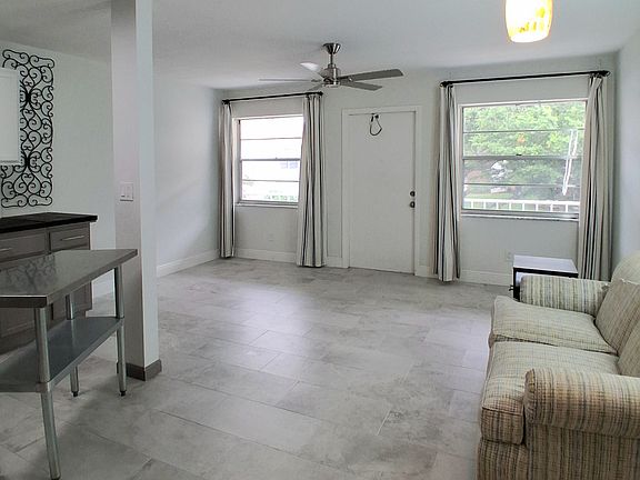 5th image of 1225 NW 21st St APT 211