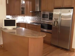 6824 S Paxton Ave, Chicago, IL 60649