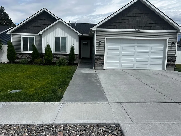 5034 Jake Ave — Photo 1