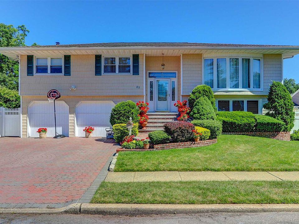 67 Massachusetts Ave Massapequa NY 11758 Zillow