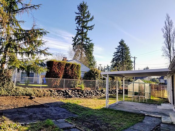 3rd image of 6623 Mount Tacoma Dr SW