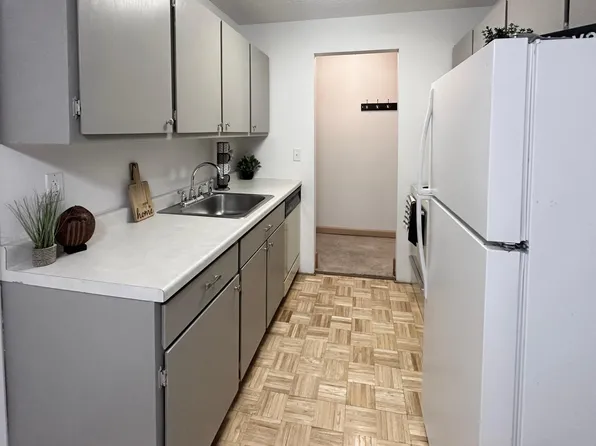 3431 Kent St APT 905, Shoreview, MN 55126