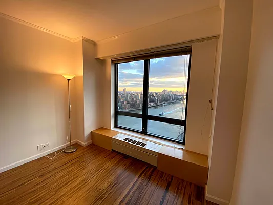 Rented by Aili Wang, LREB | media 10
