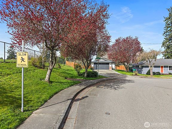 5th image of 4926 Forest Drive