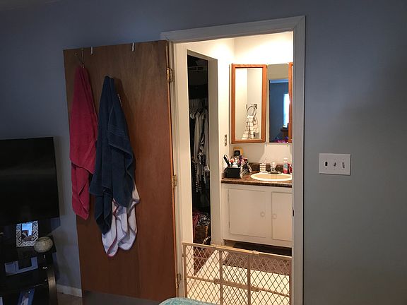5th image of 350 Greenwell Ct