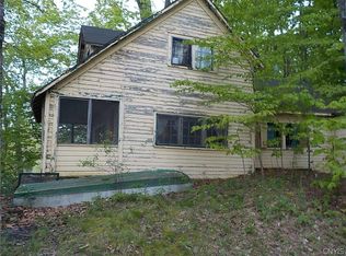 63 W Shore Dr, Pulaski, NY 13142