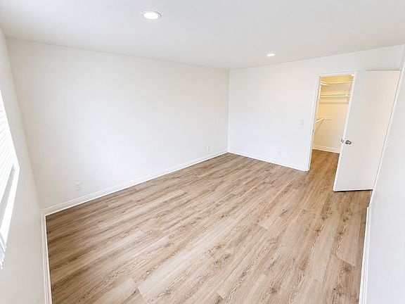 5th image of 4636 Fulton Ave #104