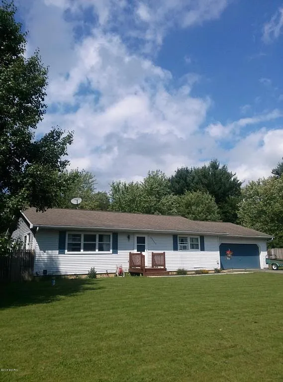 11117 B Dr N photo 1
