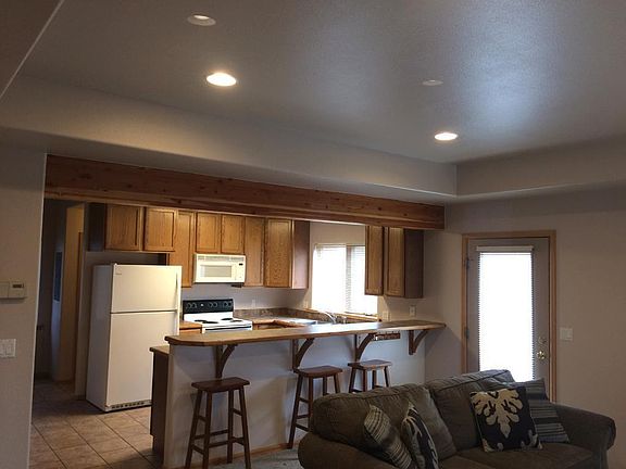 2nd image of 1416 E Custer St APT B