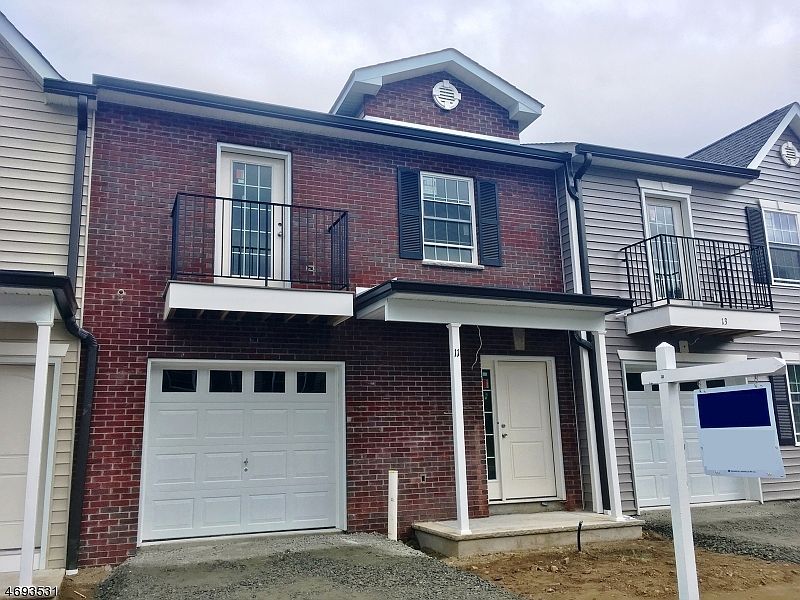 1st image of 10 GREGG CT